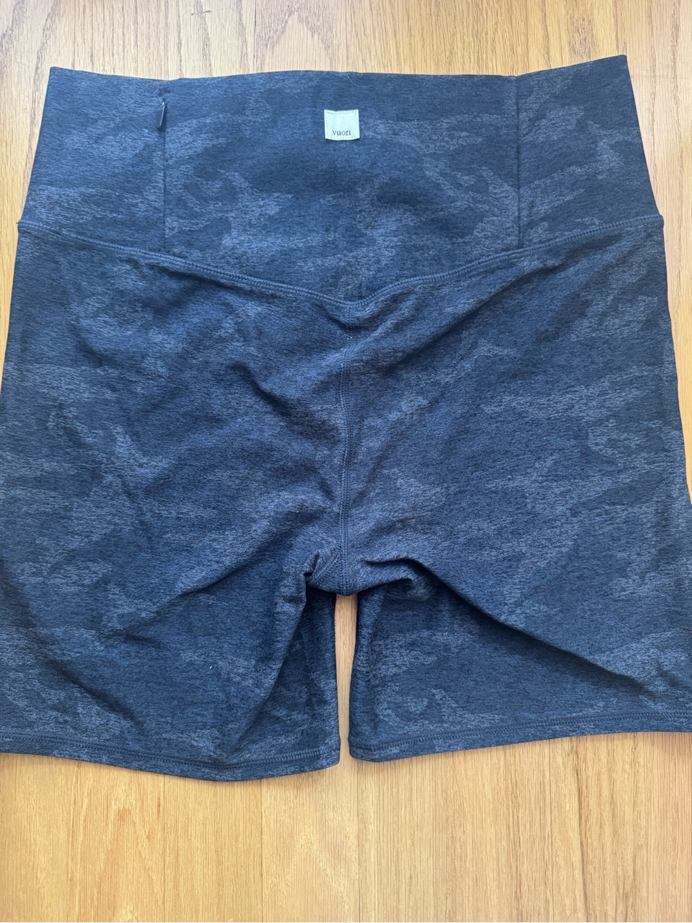 Vuori Clean Elevation Shorty Shorts 6" | Black Camo | Size Large - Picture 2 of 11